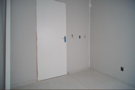 Casa à venda com 48m², 2 quartos e 2 vagasQuarto 2
