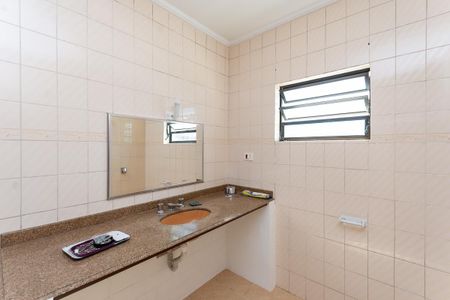 Casa para alugar com 400m², 6 quartos e 6 vagas Casa para alugar com 400m², 6 quartos e 6 vagasBanheiro do quarto 1 Suíte