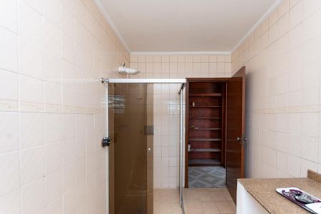 Casa para alugar com 400m², 6 quartos e 6 vagas Casa para alugar com 400m², 6 quartos e 6 vagasBanheiro do quarto 1 Suíte