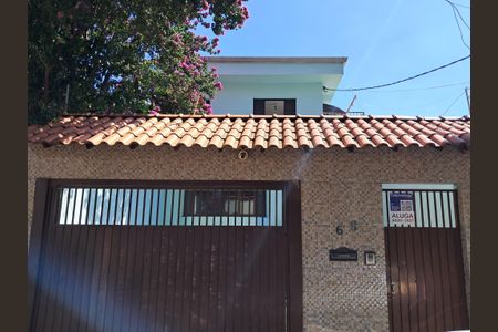 Casa para alugar com 400m², 6 quartos e 6 vagas Casa para alugar com 400m², 6 quartos e 6 vagasFachada