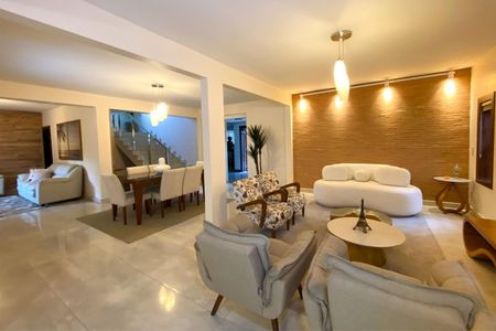 Sala de casa à venda com 4 quartos, 250m² em Nova Floresta, Belo Horizonte