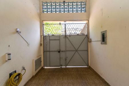 Casa para alugar com 600m², 3 quartos e 3 vagasGaragem - Portão