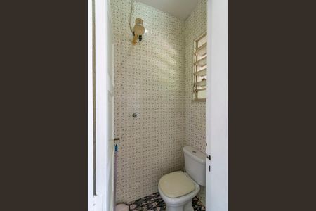 Casa para alugar com 600m², 3 quartos e 3 vagasBanheiro de serviço