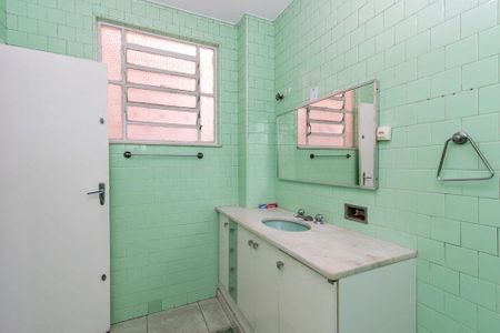 Casa para alugar com 600m², 3 quartos e 3 vagasBanheiro Social