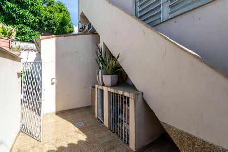 Casa para alugar com 600m², 3 quartos e 3 vagasHall da entrada de serviço