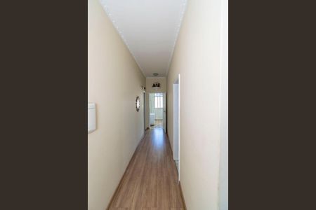 Casa para alugar com 600m², 3 quartos e 3 vagasCorredor da entrada