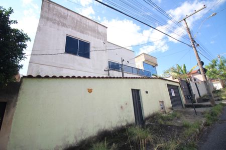 Casa à venda com 110m², 3 quartos e 2 vagasFachada
