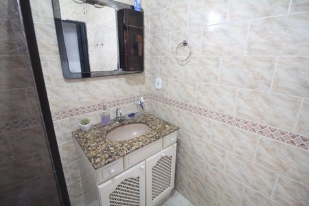 Casa à venda com 110m², 3 quartos e 2 vagasBanheiro