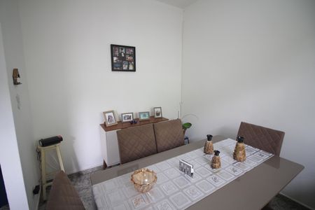 Casa à venda com 110m², 3 quartos e 2 vagasSala