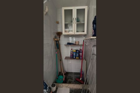 Apartamento para alugar com 100m², 3 quartos e 2 vagasBanheiro de Serviço 