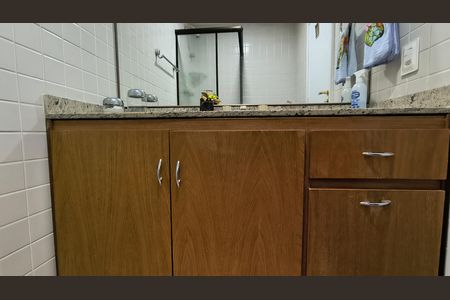 Apartamento para alugar com 100m², 3 quartos e 2 vagasBanheiro Social 
