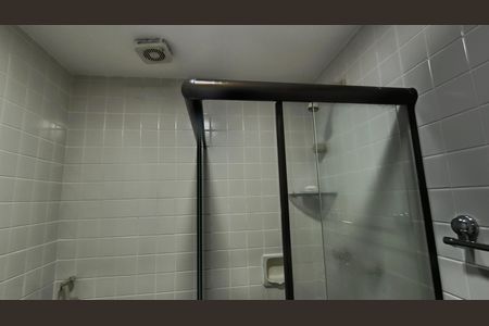 Apartamento para alugar com 100m², 3 quartos e 2 vagasBanheiro Social 