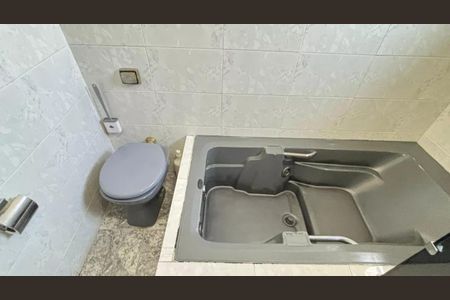 Casa à venda com 150m², 3 quartos e 1 vagaBanheiro 2