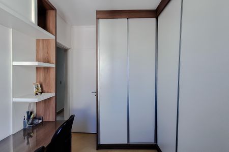 Apartamento à venda com 75m², 3 quartos e 2 vagasQuarto 2