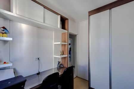 Apartamento à venda com 75m², 3 quartos e 2 vagasQuarto 2