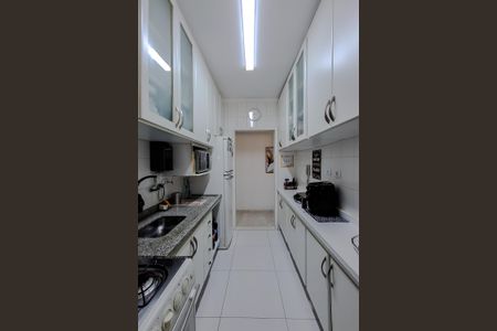 Apartamento à venda com 75m², 3 quartos e 2 vagasCozinha