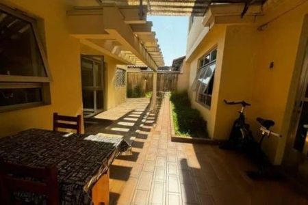 Casa à venda com 243m², 4 quartos e 3 vagasFoto 07