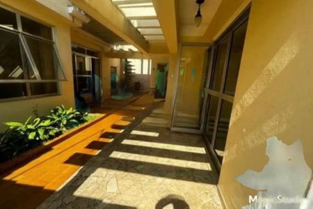 Casa à venda com 243m², 4 quartos e 3 vagasFoto 03