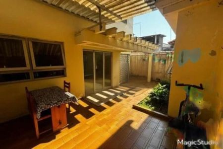 Casa à venda com 243m², 4 quartos e 3 vagasFoto 06