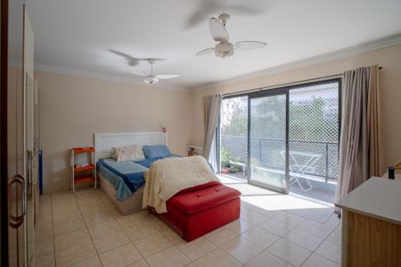 Casa à venda com 330m², 4 quartos e 2 vagasSuíte 1