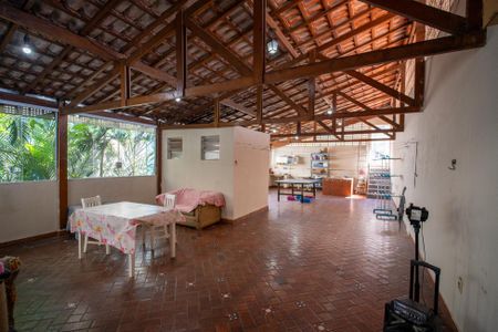 Casa à venda com 330m², 4 quartos e 2 vagasÁrea comum