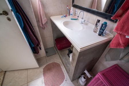 Casa à venda com 330m², 4 quartos e 2 vagasBanheiro Suíte 1