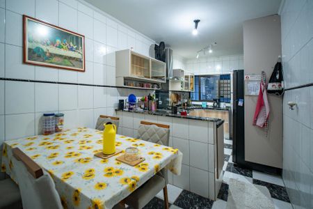 Casa à venda com 330m², 4 quartos e 2 vagasCozinha