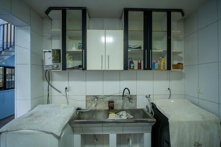 Casa à venda com 330m², 4 quartos e 2 vagasÁrea de Serviço