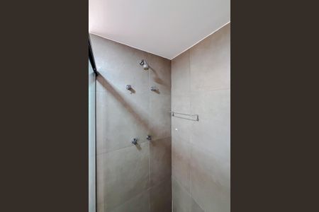 Banheiro de kitnet/studio para alugar com 1 quarto, 32m² em Vila Dom Pedro I, São Paulo