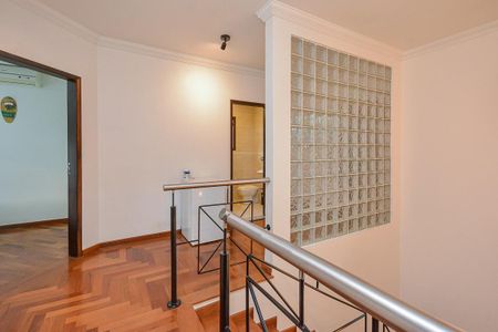 Casa à venda com 271m², 3 quartos e 4 vagasEscada