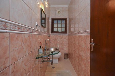 Casa à venda com 271m², 3 quartos e 4 vagasLavabo