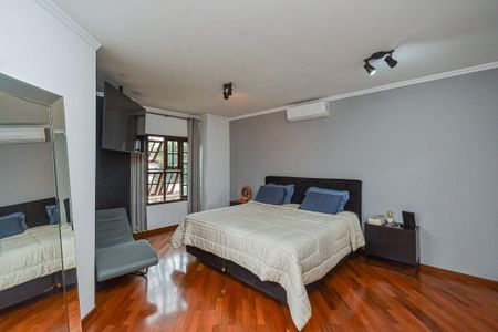 Casa à venda com 271m², 3 quartos e 4 vagasQuarto 3 - Suíte