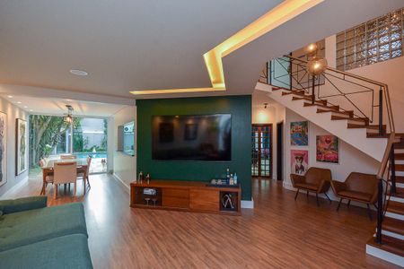 Casa à venda com 271m², 3 quartos e 4 vagasSala