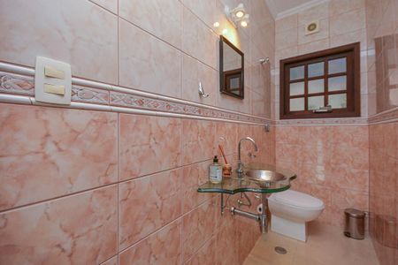 Casa à venda com 271m², 3 quartos e 4 vagasLavabo