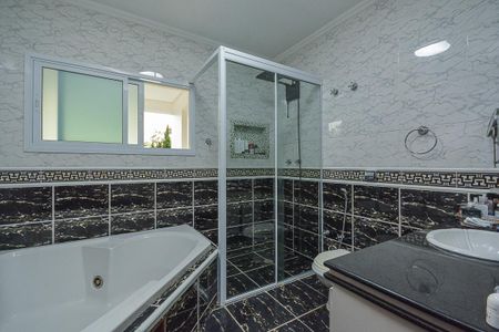 Casa à venda com 271m², 3 quartos e 4 vagasBanheiro da Suíte