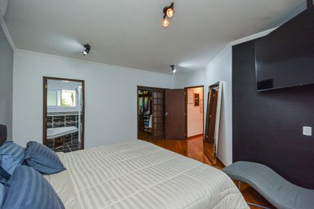 Casa à venda com 271m², 3 quartos e 4 vagasQuarto 3 - Suíte