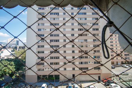 Apartamento para alugar com 59m², 2 quartos e 1 vagaÁrea de Serviço Vista