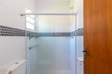 Banheiro de casa para alugar com 1 quarto, 40m² em Parque Peruche, São Paulo