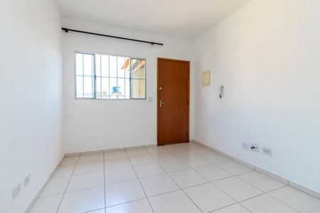 Sala de casa para alugar com 1 quarto, 40m² em Parque Peruche, São Paulo