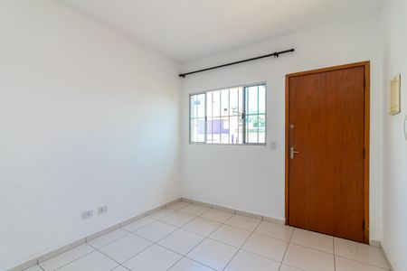 Sala de casa para alugar com 1 quarto, 40m² em Parque Peruche, São Paulo