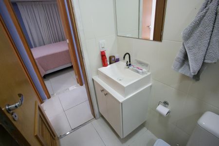 Apartamento à venda com 67m², 2 quartos e 1 vagaBanheiro Social