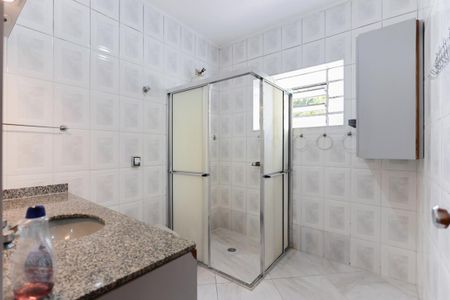 Casa à venda com 210m², 3 quartos e 2 vagasBanheiro social