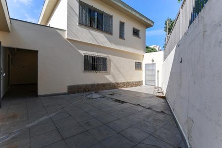 Casa à venda com 210m², 3 quartos e 2 vagasQuintal