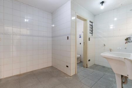 Casa à venda com 210m², 3 quartos e 2 vagasÁrea de serviço