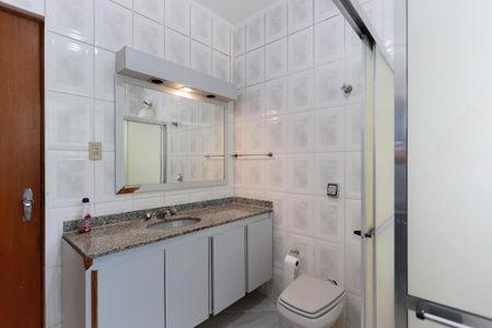 Casa à venda com 210m², 3 quartos e 2 vagasBanheiro social