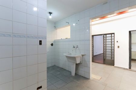 Casa à venda com 210m², 3 quartos e 2 vagasÁrea de serviço