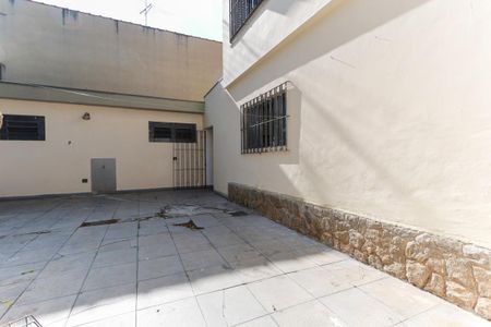 Casa à venda com 210m², 3 quartos e 2 vagasQuintal