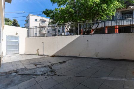 Casa à venda com 210m², 3 quartos e 2 vagasQuintal
