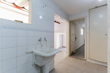 Casa à venda com 210m², 3 quartos e 2 vagasÁrea de serviço