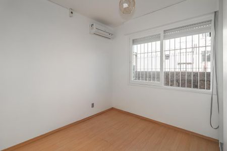 Quarto 2 de apartamento para alugar com 2 quartos, 65m² em Passo D’areia, Porto Alegre